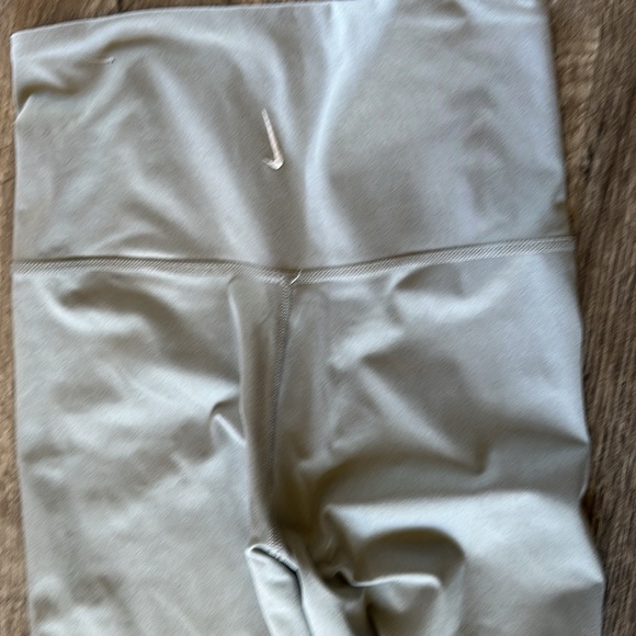 Nike women’s running tights Size small women’s. Gray with stripe - Picture 4 of 4